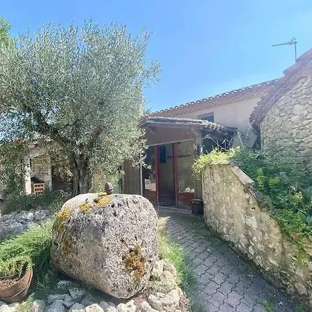 Tranquillité Champêtre En Famille Casa de Férias *